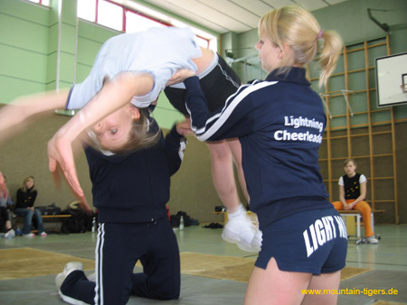claudibackhandspring1.jpg